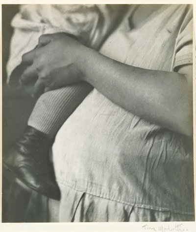 Kvinne med barn av Tina Modotti