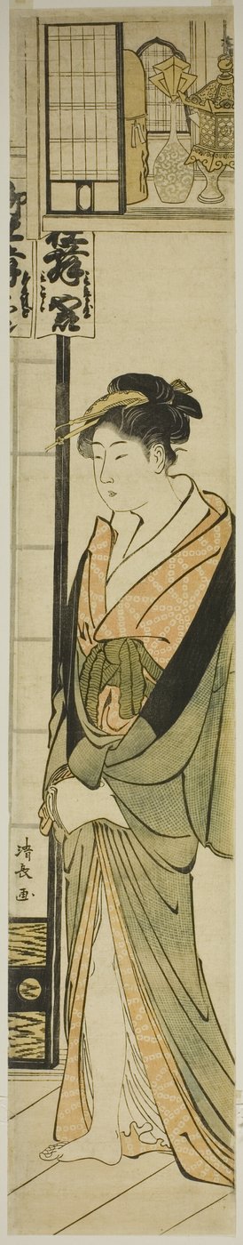 Courtesane som står under en hylle for talismaner av Torii Kiyonaga