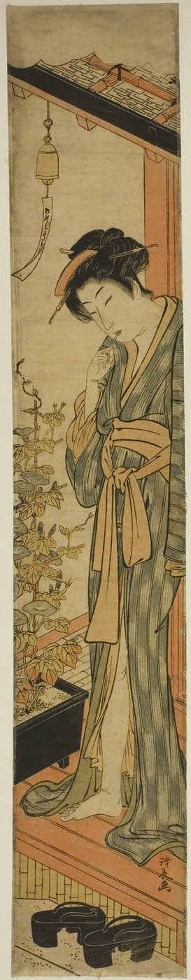 Kvinne som beundrer morgenherligheter mens hun pusser tennene av Torii Kiyonaga