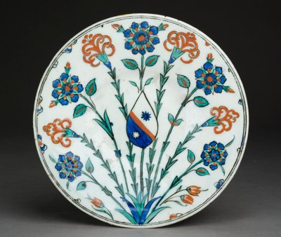 Fat med europeisk våpenskjold, Iznik ware, tyrkisk, ca. 1570 (steinpasta med polykrom under glasur) av Turkish School