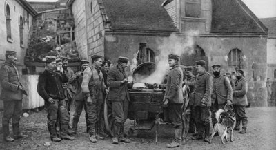 Et tysk hærfeltkjøkken i en fransk landsby, første verdenskrig, 1915 av Unbekannt