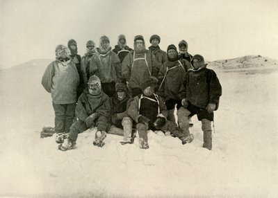 A Group of the Shore Party at the Winter Quarters, c1908, 1909. av Unbekannt