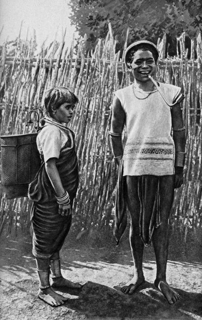 Et Moi-par inne i landsbypalissaden, Afrika, 1922 av Unbekannt