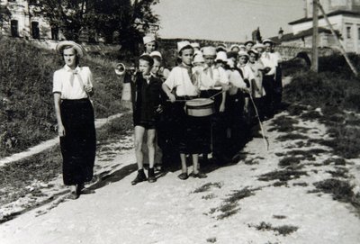 En pioner-enhet ved All-Union Young Pioneer Camp Artek, Gurzuf, Crimea, USSR, 1930-tallet av Unbekannt