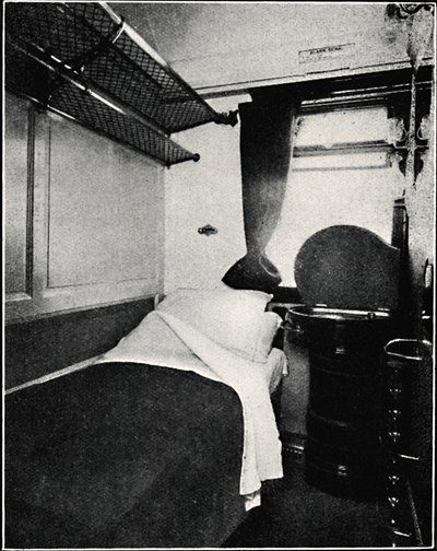 A Sleeping Berth on the Night Scotsman, London & North Eastern Railway, 1926 av Unbekannt