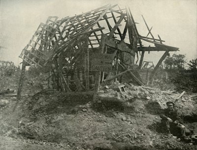 En landsby på vestfronten, 1919. av Unbekannt
