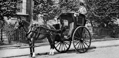 En hestetrukket hansom drosje, London, 1926-1927 av Unbekannt