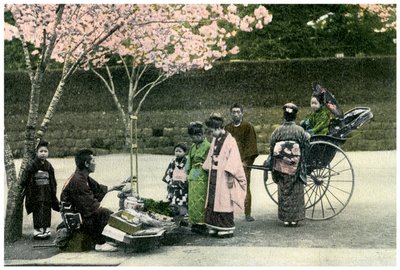 En gatehandler, Japan, 1904 av Unbekannt