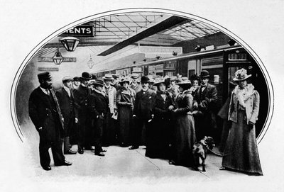 Et teaterselskap som starter på turné, Euston Station, London, c1900 1901 av Unbekannt
