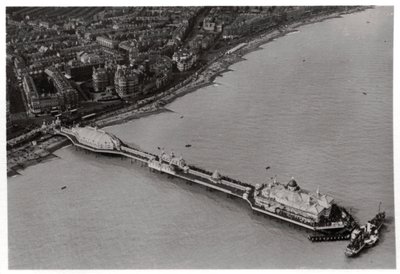 Luftfoto av Eastbourne, Sussex, fra en Zeppelin, 1931 1933 av Unbekannt