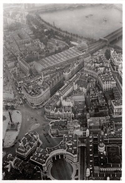 Luftfoto av Trafalgar Square, London, fra en Zeppelin, 1931 1933 av Unbekannt