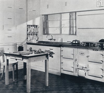 Aga Heat Ltd. Model F Aga-komfyren for et stort hus ferdig i svart og kremglass ename av Unbekannt