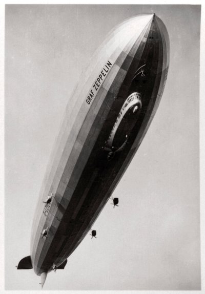 Luftskip LZ127 Graf Zeppelin, sett nedenfra, 1933 av Unbekannt