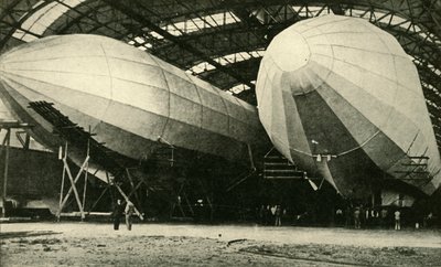 Luftskip i hangar, første verdenskrig, 1914, c1920. av Unbekannt