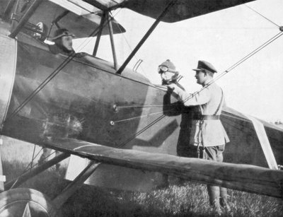 Albert I fra Belgia, dro med fly for å besøke linjene til Yser, c1917 av Unbekannt