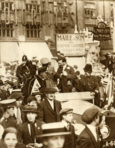 Alcock og Brown ... etter den første non-stop transatlantiske flyturen, London, juni 1919, 1935. av Unbekannt