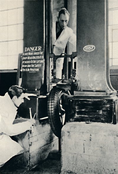 En støttest i Dunlop Test House, 1937 av Unbekannt