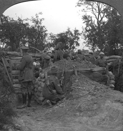 En avansert skyttergrav holdt av Dogras og en maskingeværseksjon for det indiske kavaleriet, 1900-tallet av Unbekannt