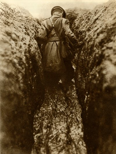En offiser i skyttergravene, Frankrike, første verdenskrig, 1916, 1935. av Unbekannt