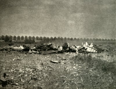 Og etterpå: The End of a Heinkel in a French Field, 1939-1940, 1941. av Unbekannt