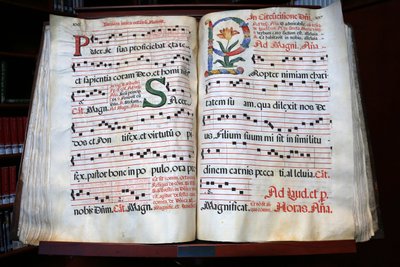 Antifonal. Jesu omskjæring. Domus Galilaeae eller House of Galilee drives av den katolske organisasjonen Neocatechumenal Way. Antiphonary, Saligprisningsfjellet, Israel av Unbekannt