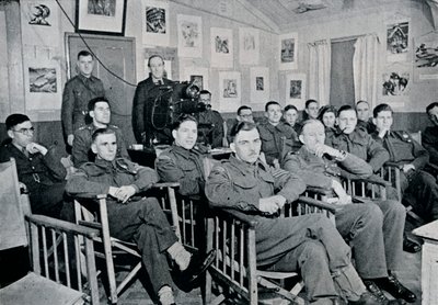 Army Art Group: Adrian Hill, R.B.A., R.O.I., foreleser om The Art and Aims of Picasso, 1944 av Unbekannt