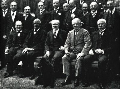 På nummer 10, Downing Street, c1922, 1945. av Unbekannt