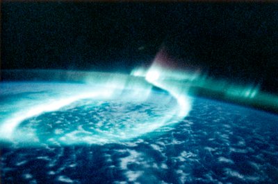 Aurora Borealis nordlys sett fra verdensrommet av Unbekannt