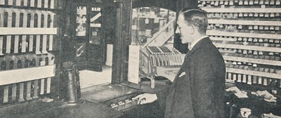 Automatiske billett- og bytteautomater i Westminster, 1926 av Unbekannt