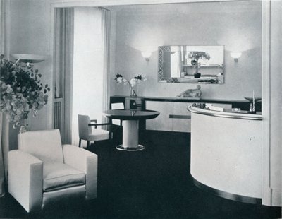 Barhjørne i en spisestue designet av Jacques Adnet, c1940 av Unbekannt