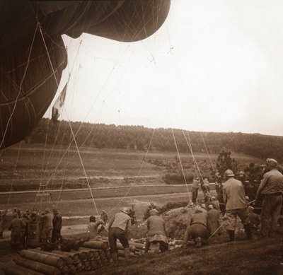 Sperreballong, Genicourt, Nord-Frankrike, c1914-c1918 av Unbekannt