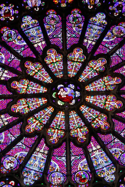 Basilica of St, Denis, North transept, Glassmaleri (en detalj), Rose-vindu over midtporten, Saint-Denis, Frankrike av Unbekannt