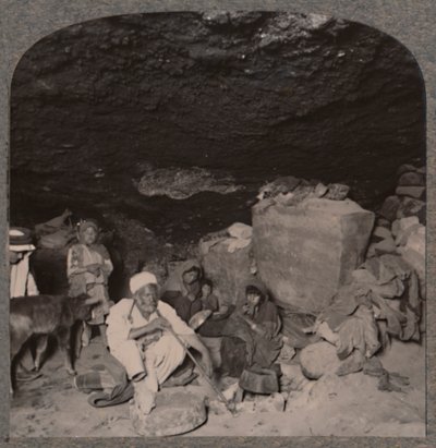 Beduin-hulebeboere i hulene sine, ca 1900 av Unbekannt