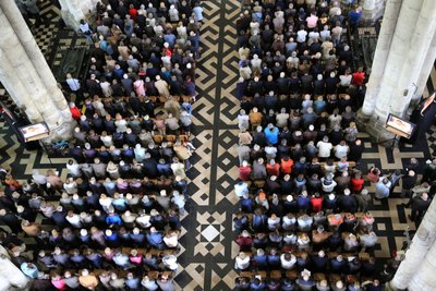 Troendes forsamling. Bispeordinasjon. Amiens katedral, Amiens, Frankrike av Unbekannt
