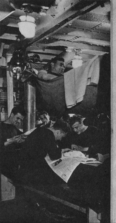 Between Sweeps, 1943 av Unbekannt