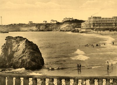 Biarritz - Hotel du Palais og bukten, c1930. av Unbekannt