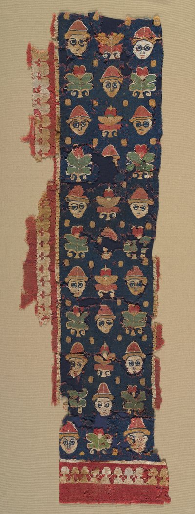 Border of Heads and Palmettes from a Large Hanging , 500-tallet. av Unbekannt