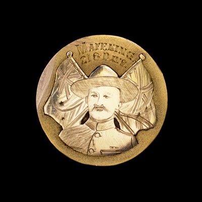 Britisk boerkrigsmedalje som feirer forsvaret mot beleiringen av Mafeking og skildrer Robert Baden-Powell (bilde) av Unbekannt