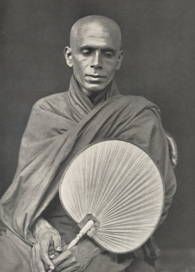 Buddhistmunk fra Burma-sekten med palmeblader, 1926 av Unbekannt