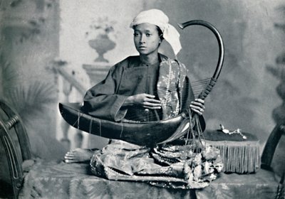 Burmesisk harpespiller, 1902 av Unbekannt