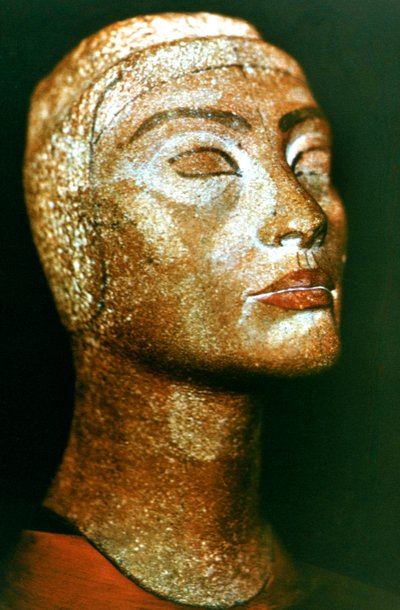Byste av Nefertiti, dronning og kone til den gamle egyptiske farao Akhenaten Amenhotep IV av Unbekannt