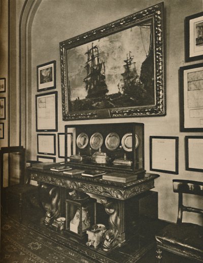 Cabinet of Nelson Relics i Lloyds Committee Room, c1935. av Unbekannt