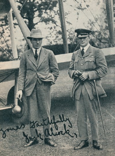 Kaptein John Alcock og løytnant Arthur Whitten Brown, britiske flygere, c1919 c1937 av Unbekannt