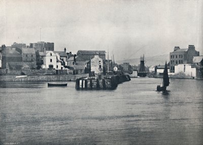 Castletown - Fra bryggen, viser Castle of Rushen, 1895 av Unbekannt