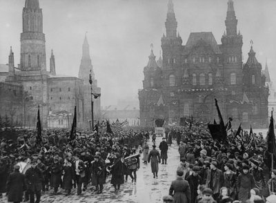 Feiringer i anledning 8-årsjubileet for oktoberrevolusjonen i Moskva, 1925. av Unbekannt