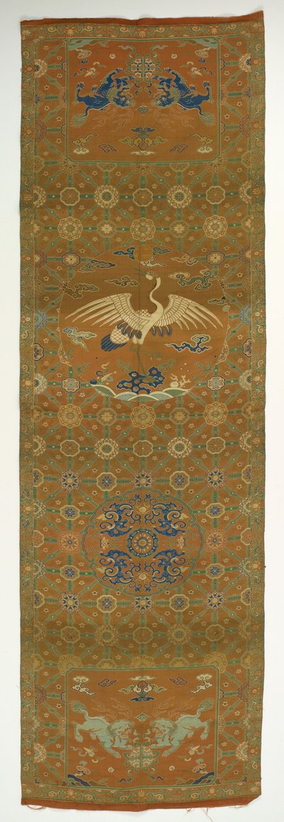 Stoltrekk med en kran, løver, drager, lykkebringende symboler og blomster..., Qing-dynastiet, 1700-tallet. av Unbekannt