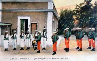 Vaktskifte, den franske fremmedlegionen, c1910 av Unbekannt