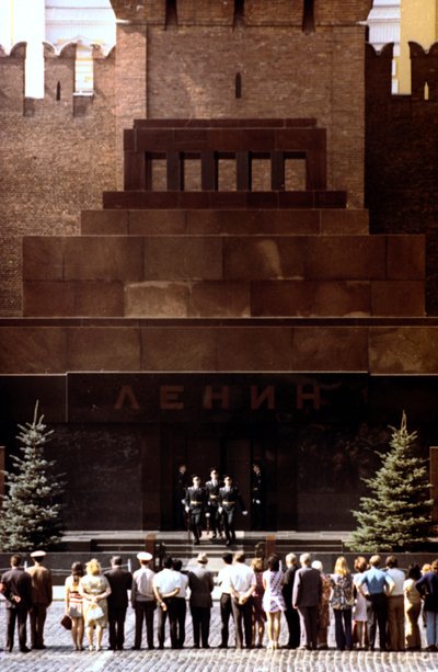 Vaktskifte ved Lenins mausoleum, Røde plass, Moskva, 1980 av Unbekannt