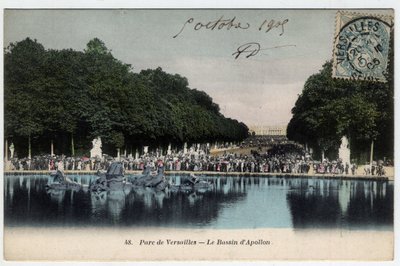 Chateau de Versailles: besøkende foran Apollo-tankbassenget i parken - Postkort datert 1905 av Unbekannt