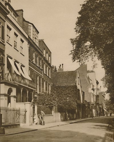 Cheyne Walk, A Demure Road Looking Over The River, Is Rich In Memories, c1935. av Unbekannt